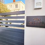 Alekatele A 80m De La *
