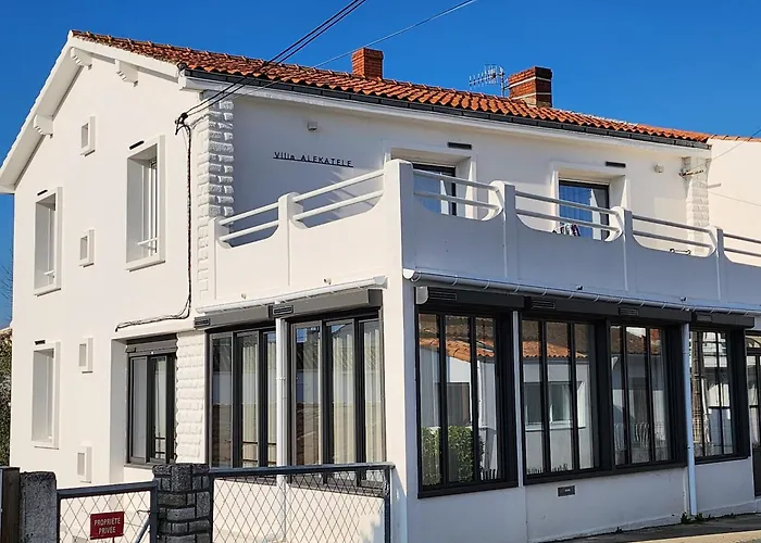 Alekatele A 80m De La *