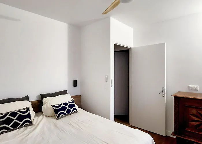 Alekatele A 80m De La Villa *