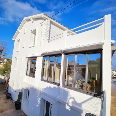 Alekatele A 80m De La *