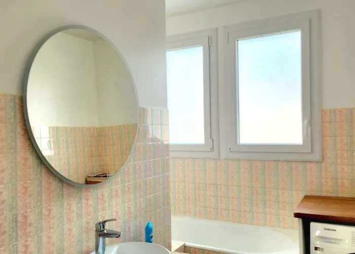 Alekatele A 80m De La Vila *