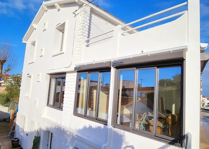 Alekatele A 80m De La *